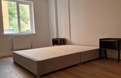 2 Bed Flat, John Dyde Close