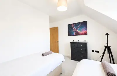 5 Bed Detached House, Stortford Road