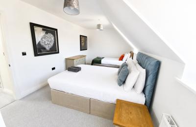 5 Bed Detached House, Stortford Road