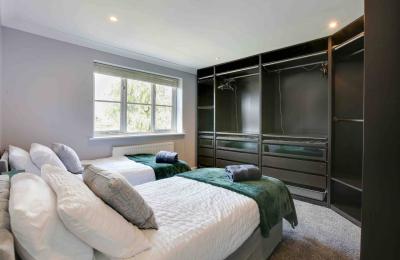 6 Bed Detached House, Wayside Bungalows, CM17